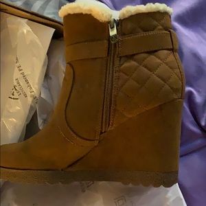 Liz Claiborne boots never wore